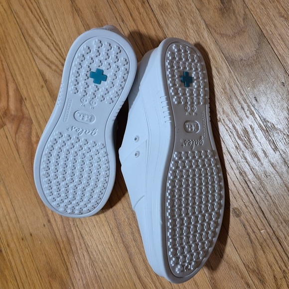 Gales Frontline Ultra Comfort Slip On Clogs Nursing Shoes in White Sz 8.5W/6.5 M - Picture 4 of 11